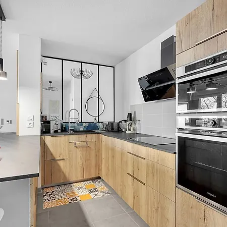 Апартаменты Beautiful And Spacious At 19 Min From Downtown Тулуза