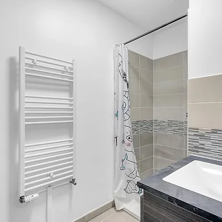 Beautiful And Spacious At 19 Min From Downtown Lägenhet