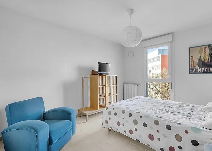 Beautiful And Spacious At 19 Min From Downtown * トゥールーズ